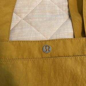 Lululemon tote for sale like new